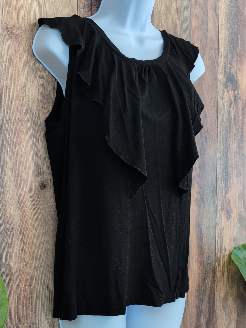 Kenneth Cole Reaction Black Ruffle Shoulder Sleeveless Top L     T226